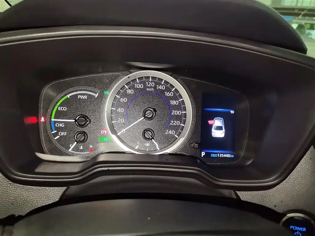 Toyota Corolla 2021 Hybrid 1.8L E-CVT Pioneer Edition фото 4