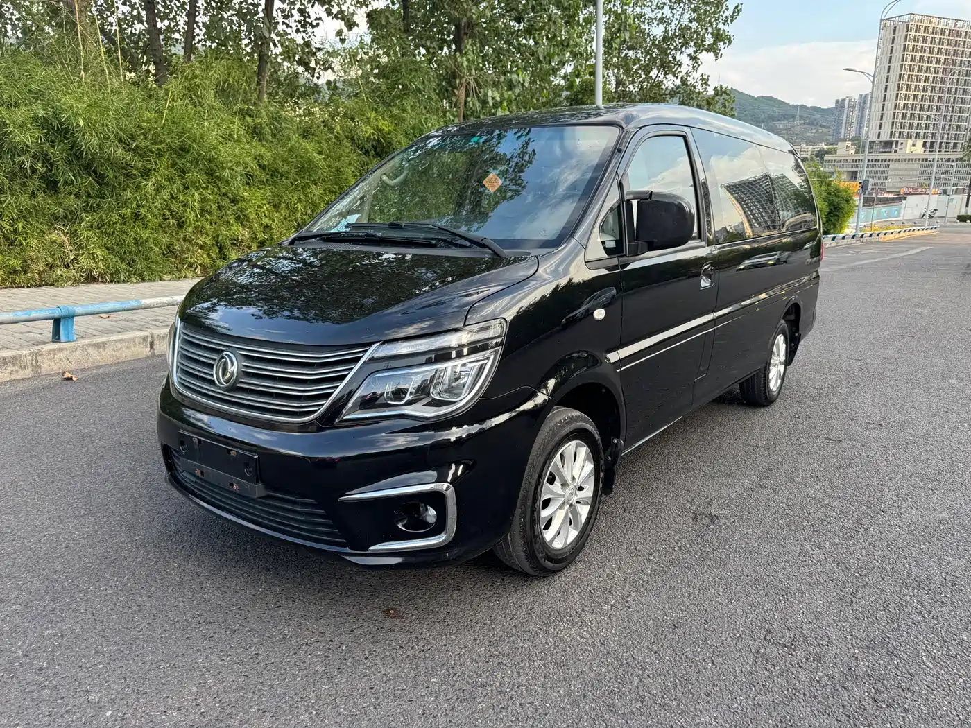 Dongfeng Fengxing Lingzhi 2019 — пригон из Китая