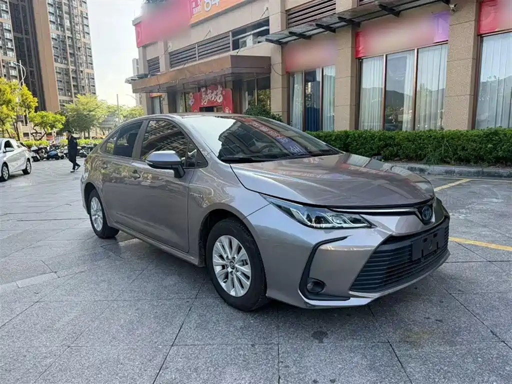 Toyota Corolla 2021 Hybrid 1.8L E-CVT Pioneer Edition фото 23