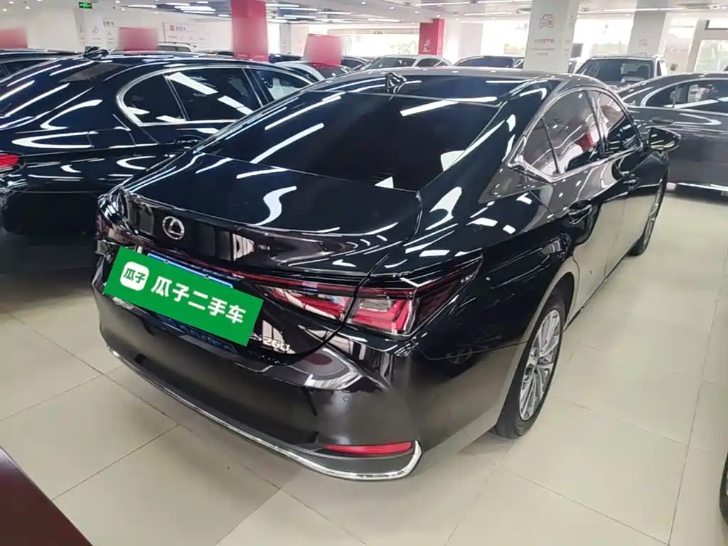 Lexus ES 2026 2025 200 Ultimate Edition
