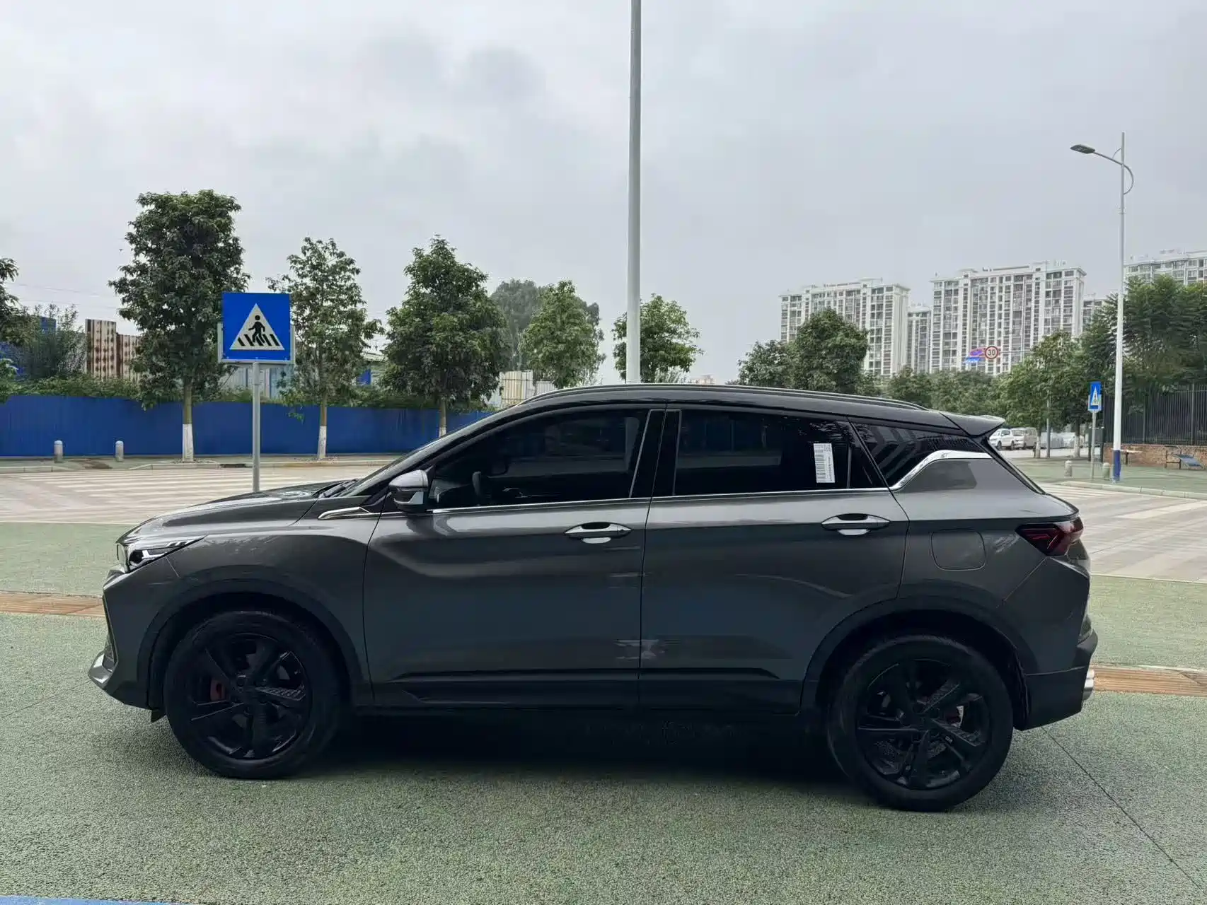 Фото 9 - Geely Coolray