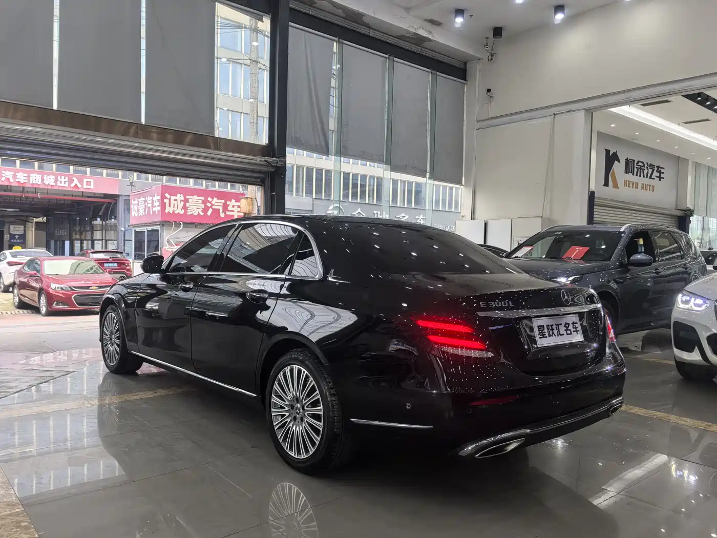 Mercedes-Benz E-Class 2020 E 300 L Fashion фото 4