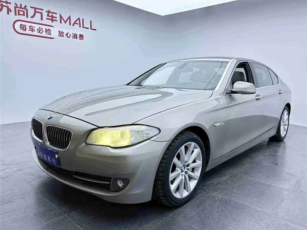 BMW 5 Series 2011 535Li Luxury фото 3