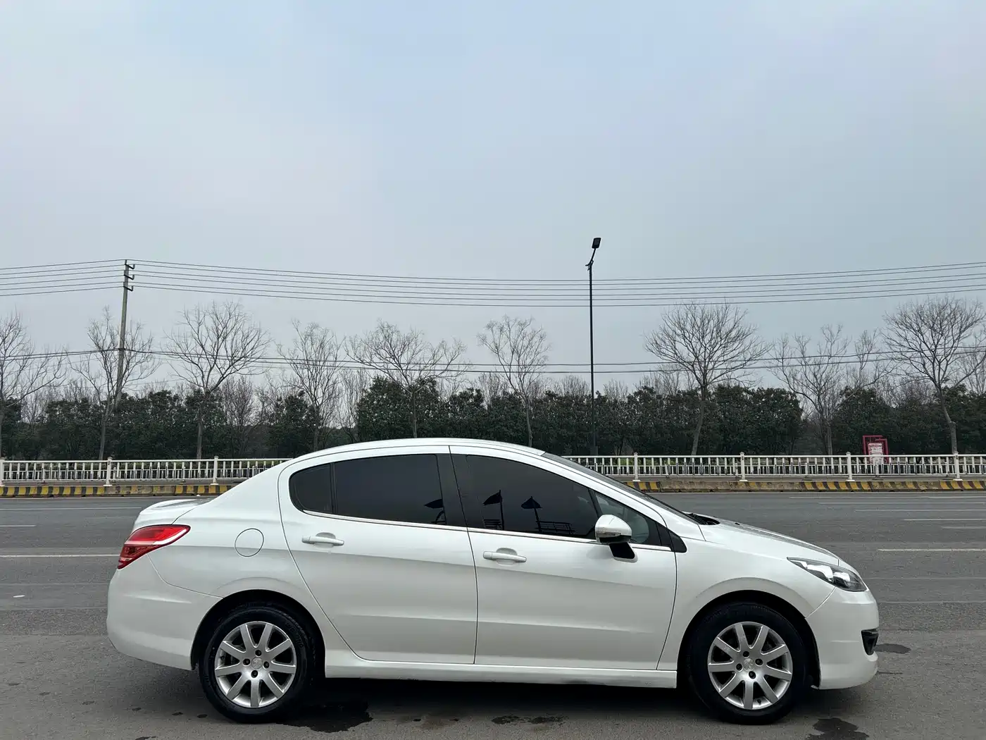 Peugeot 308 2014 Model Joy Edition Classic 1.6L Manual Superior Style фото 6