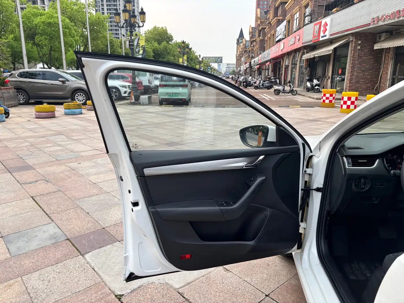 Škoda Octavia 2018 1.6L Automatic Comfort фото 4