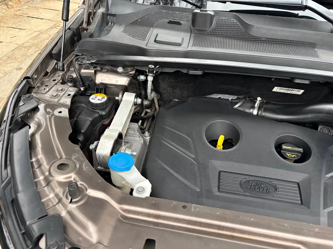Land Rover Discovery Sport 2017 2.0T HSE фото 14