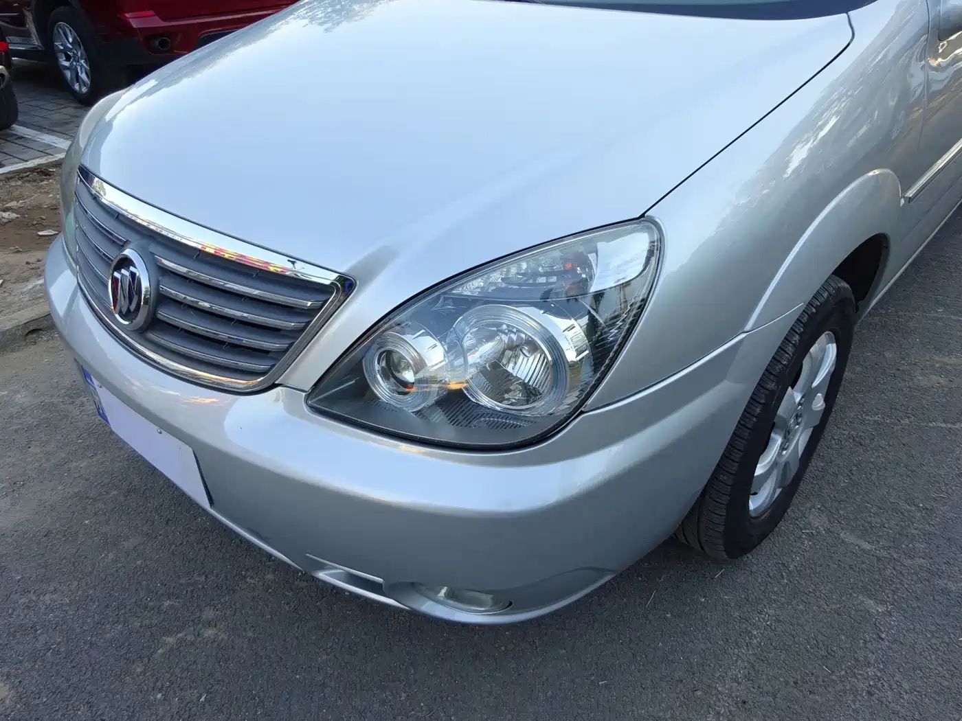 Photo 5 - Buick GL8