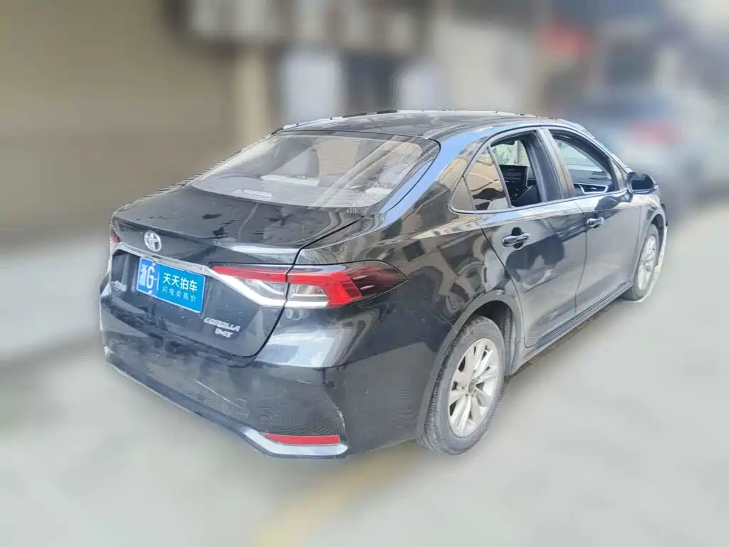 Фото 5 - Toyota Corolla