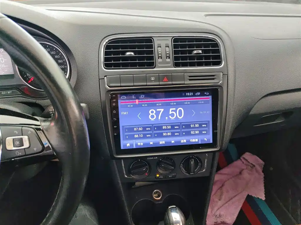Volkswagen Polo 2016 1.6L Automatic Comfort фото 13