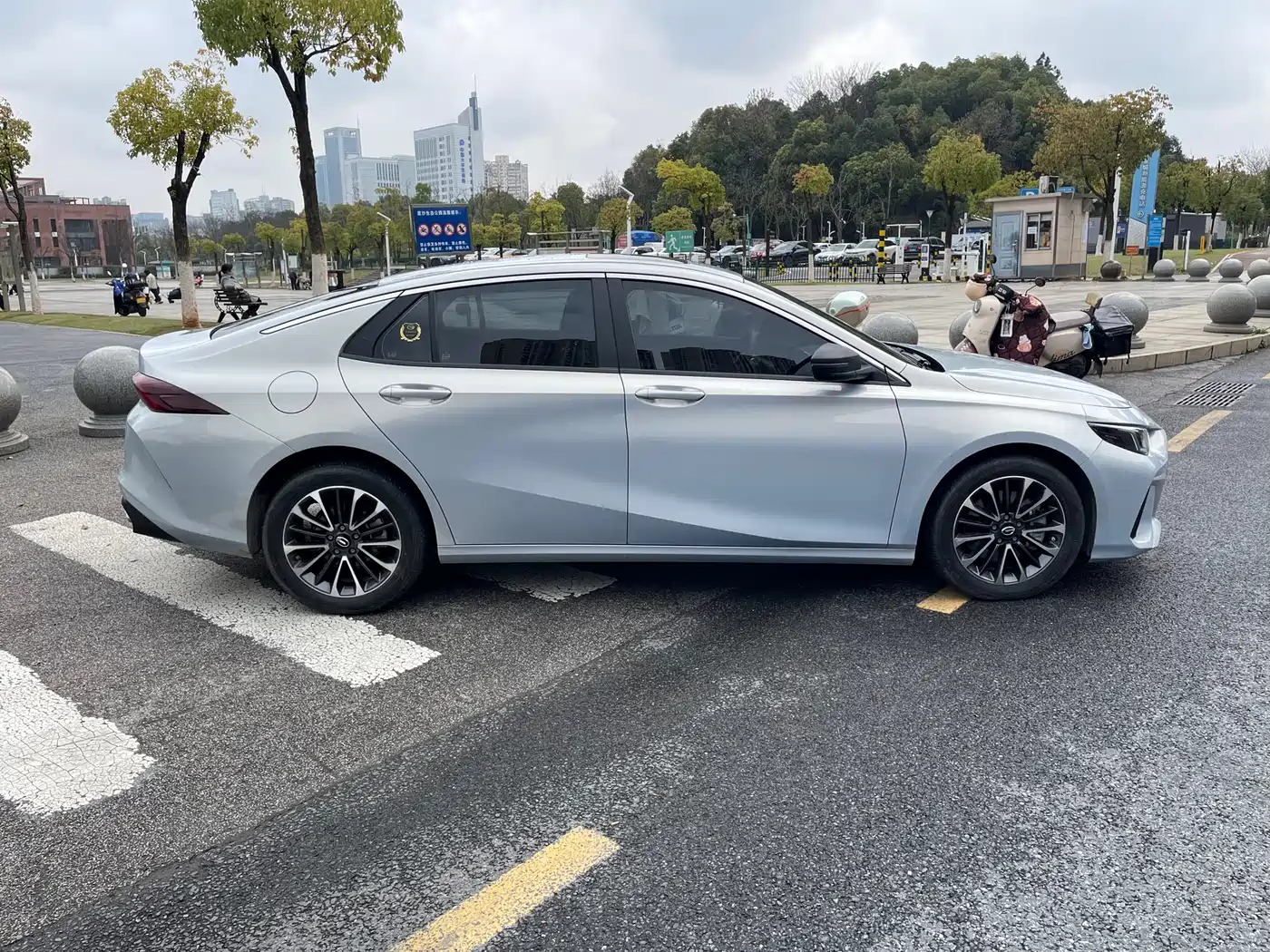 GAC Trumpchi Trumpchi Emkoo 2021 270T DCT J16 Edition фото 4