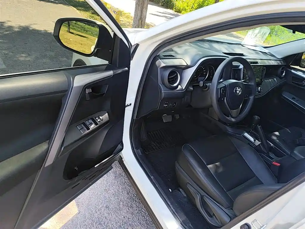Toyota RAV4 Rongfang 2019 2.0L CVT 2WD Pioneer Edition China VI фото 16