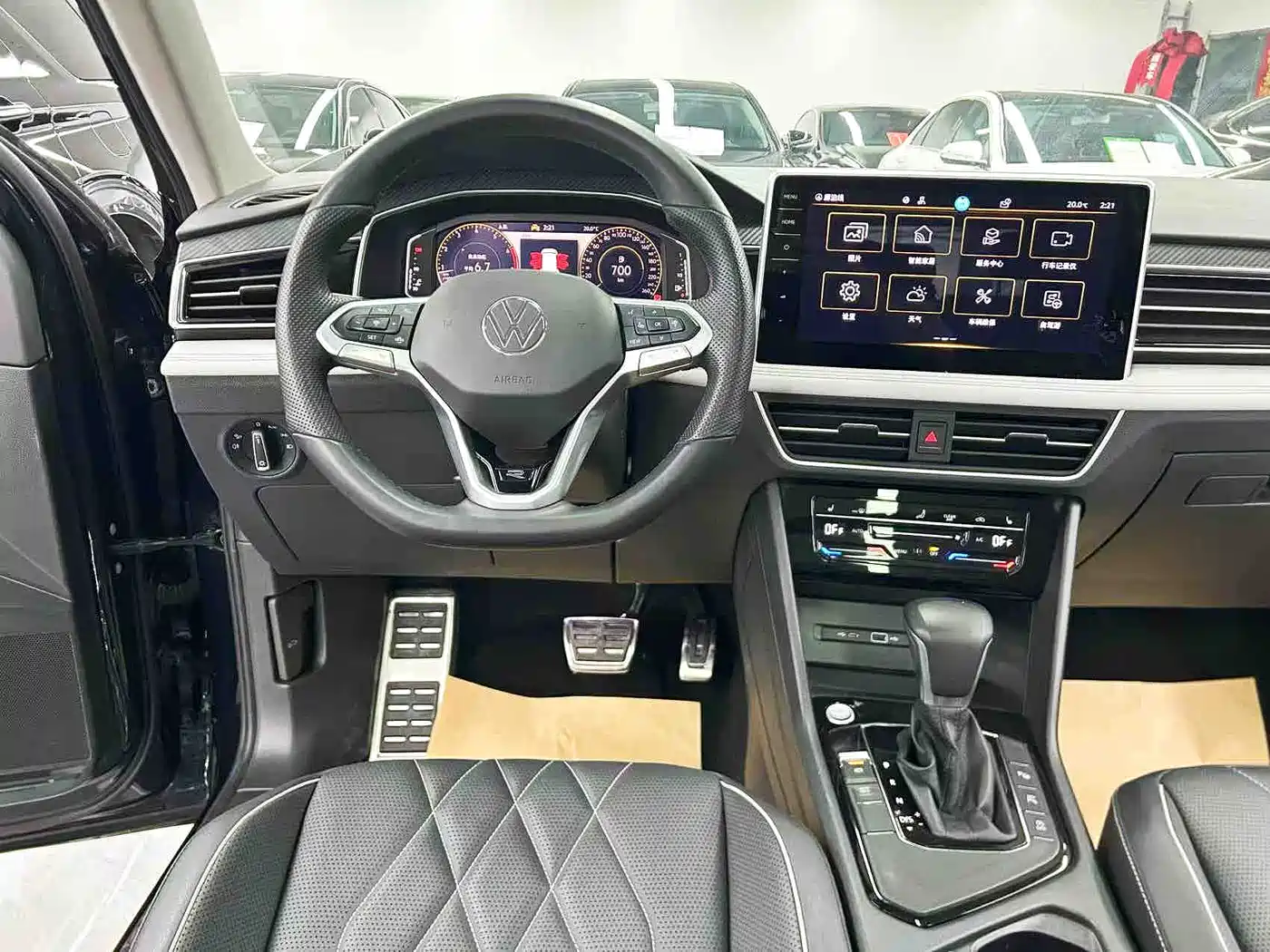 Volkswagen Tiguan L 2024 330TSI Automatic 2WD R-Line Premium Enjoyment Edition фото 14