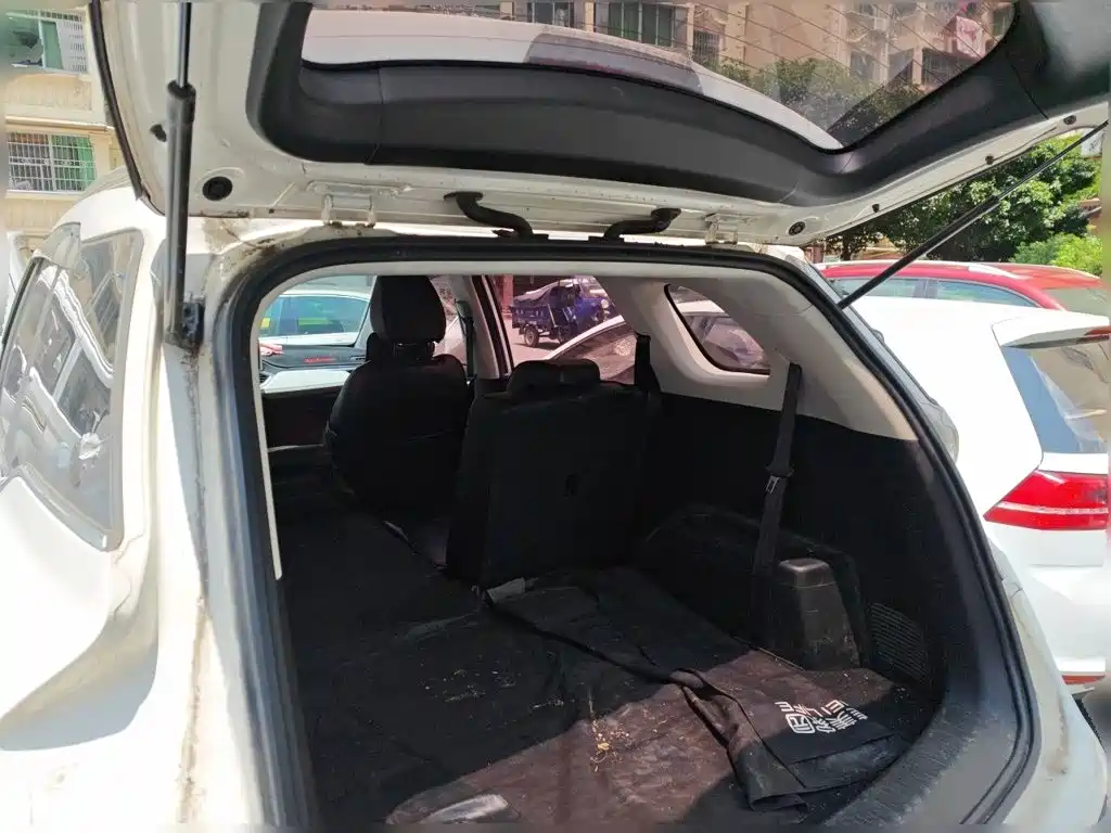 Baojun 530 2019 2019 1.5T CVT Luxury 7-seater China V