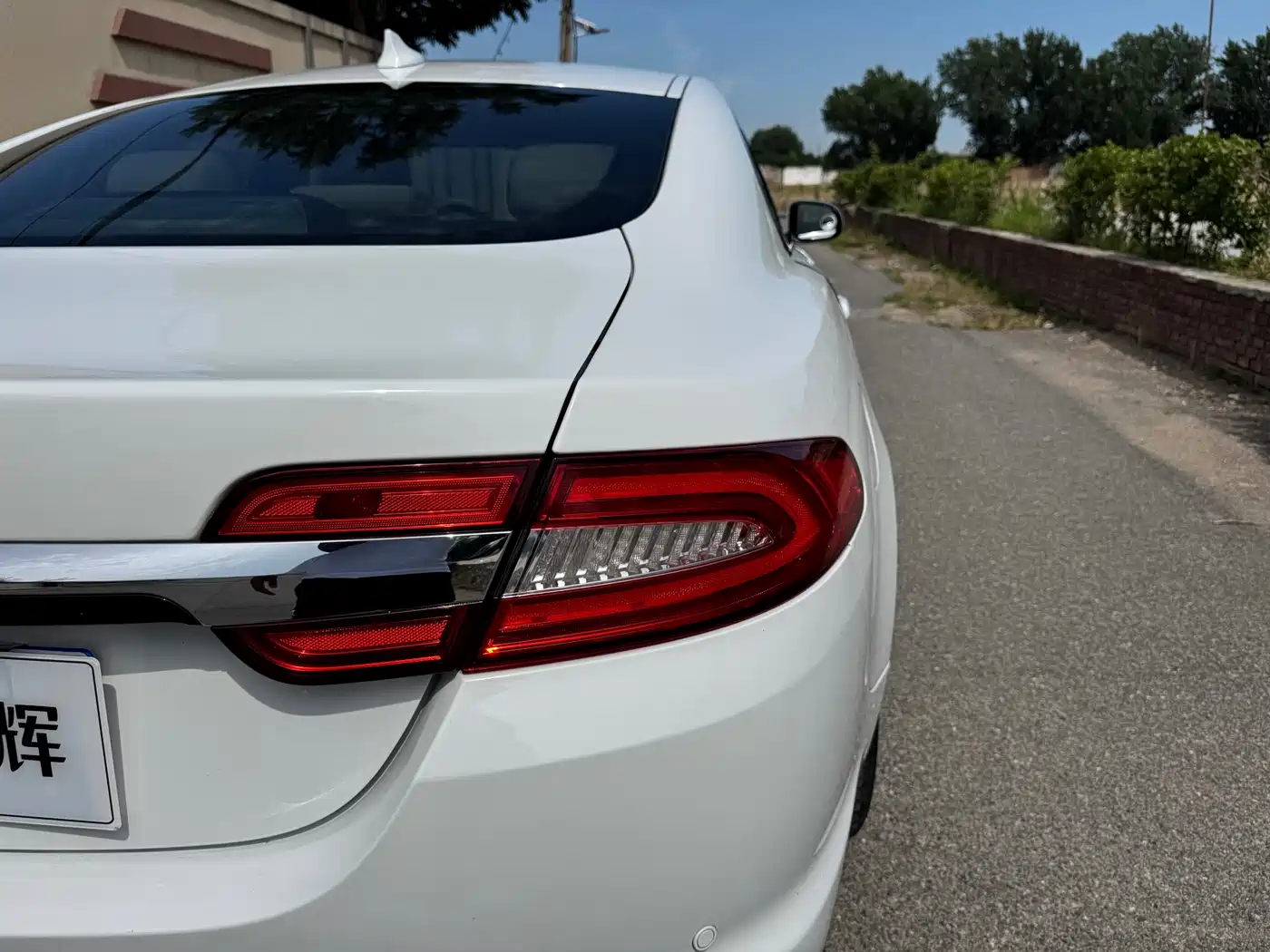 Jaguar XF 2013 2013 XF 2.0T Luxury Edition