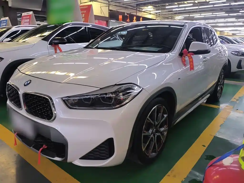 Photo 2 - BMW X2