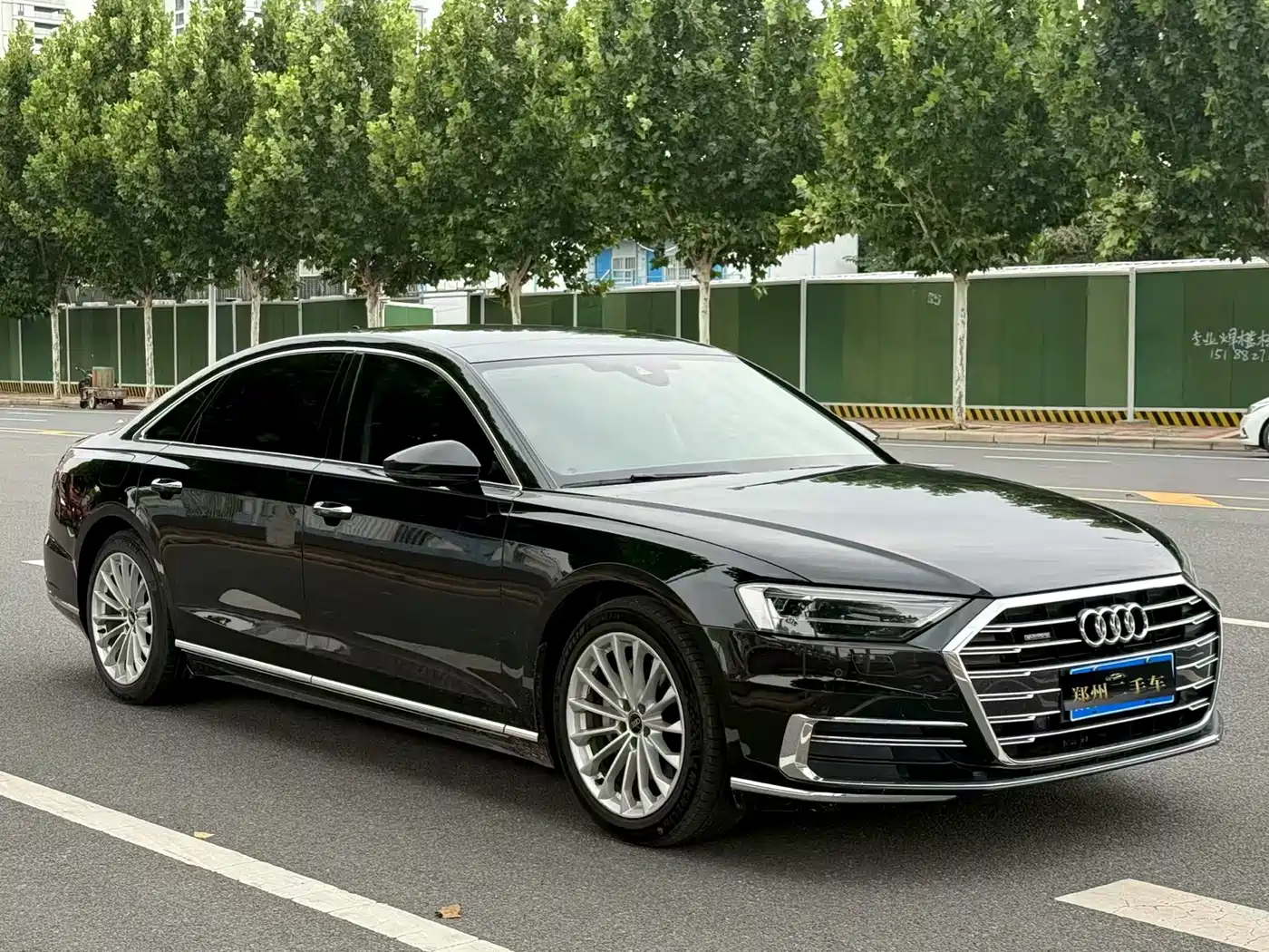 Photo 3 - Audi A8