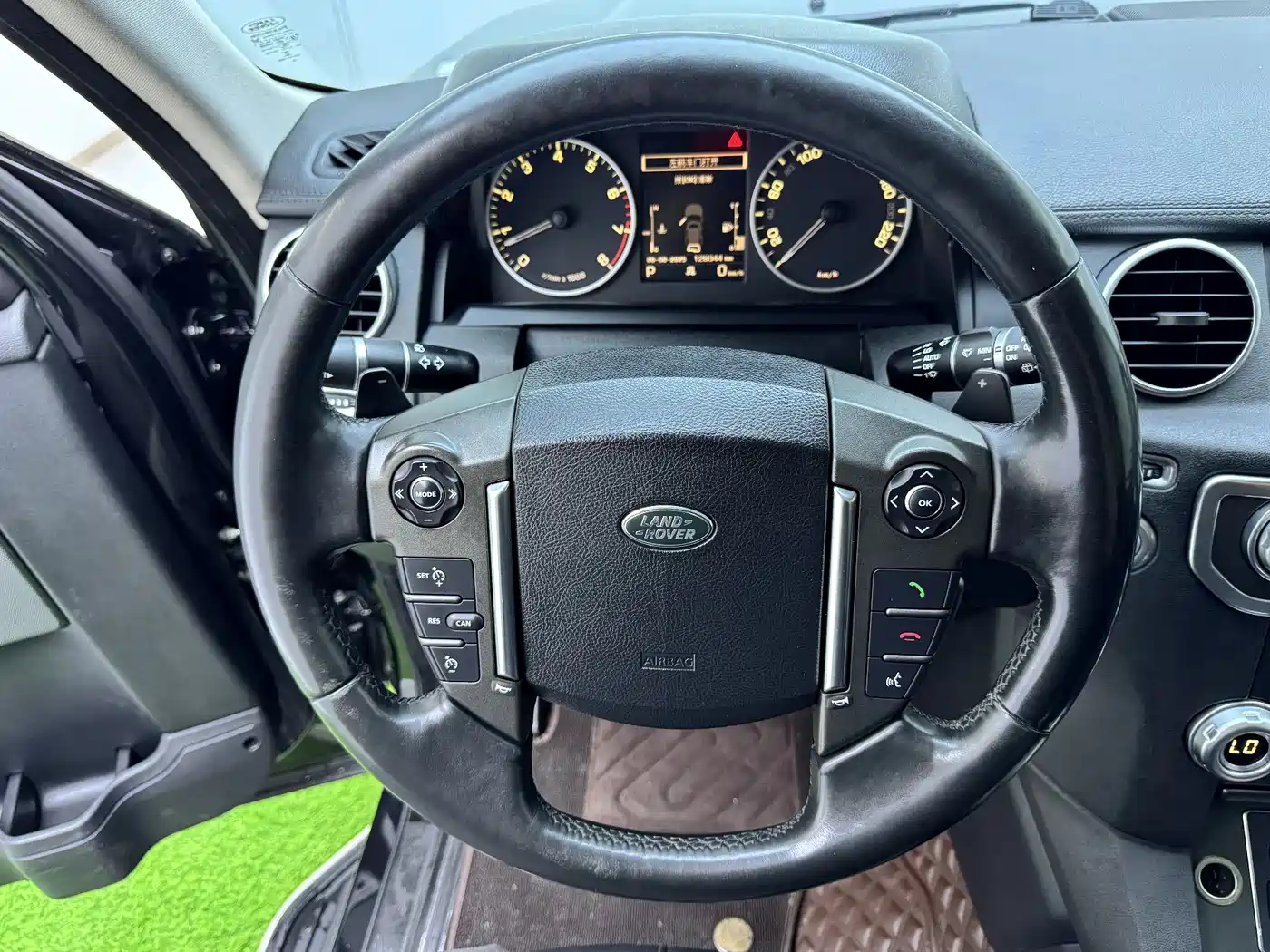 Land Rover Discovery 2016 3.0 SC V6 HSE фото 14