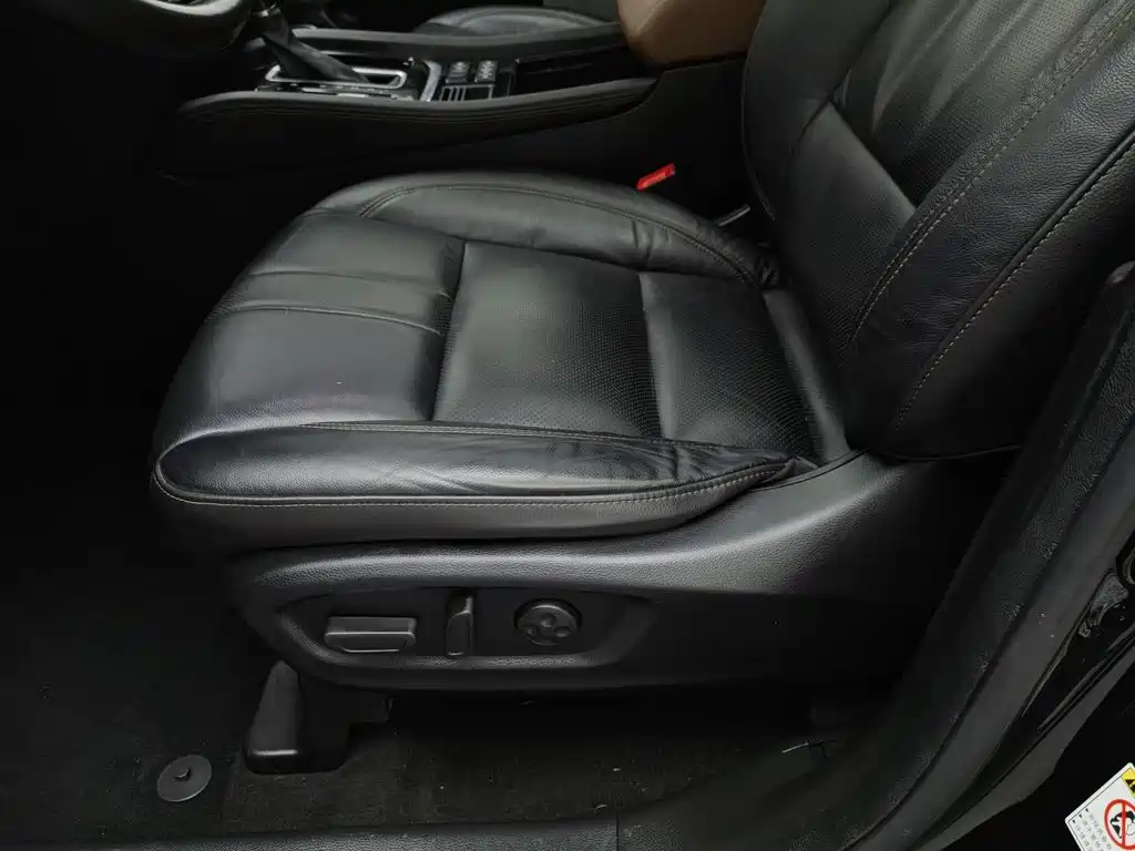 GAC Trumpchi Trumpchi GS7 2018 2017 320T 2WD Luxury Smart Connect