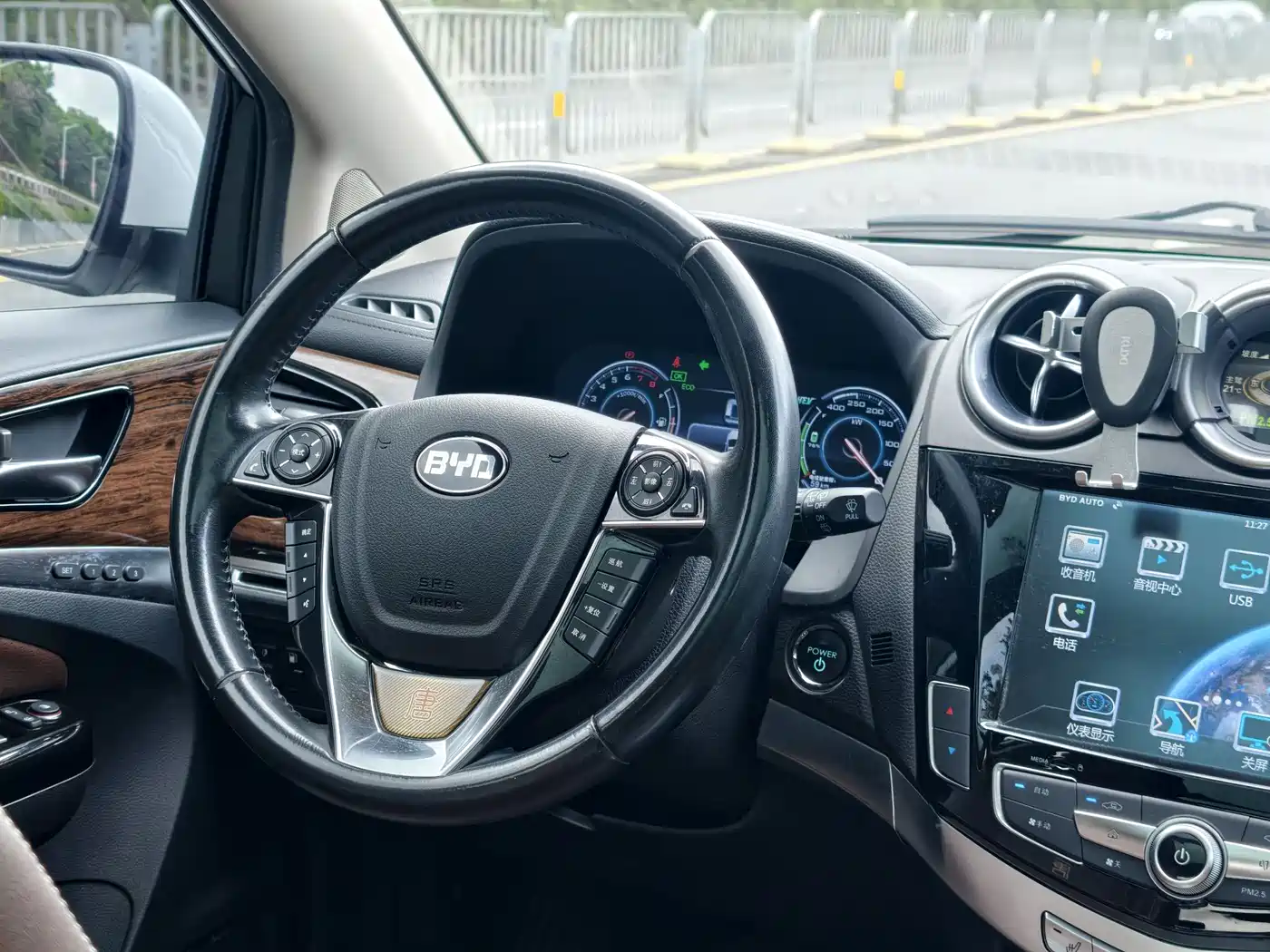 BYD Tang New Energy 2015 2.0T 4WD Flagship фото 9