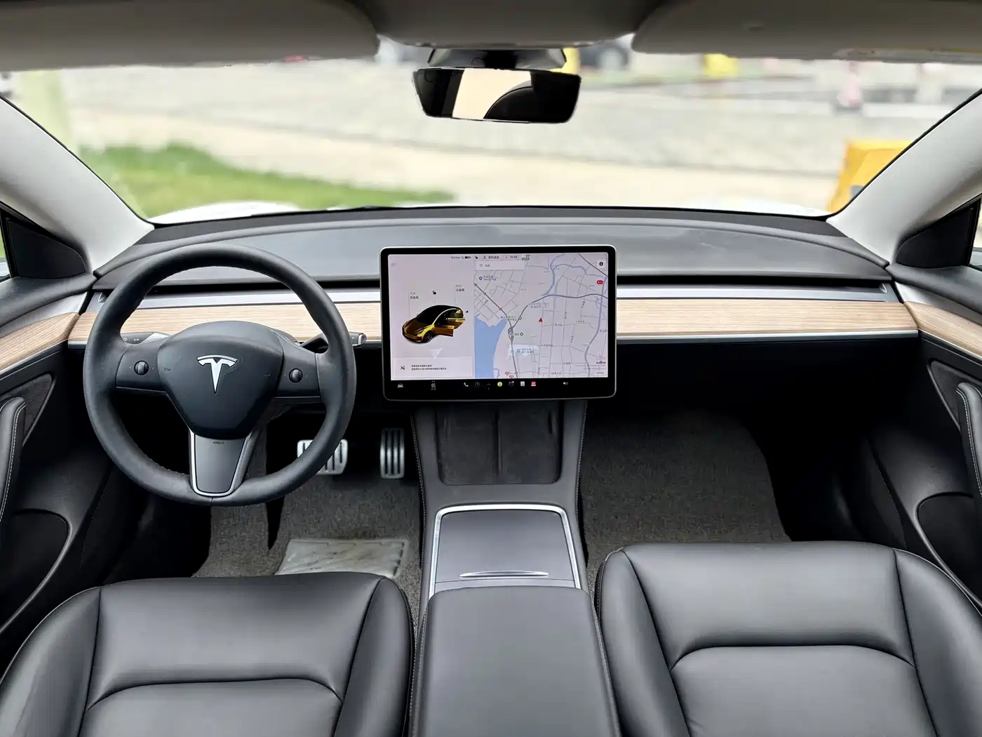 TESLA MODEL 3