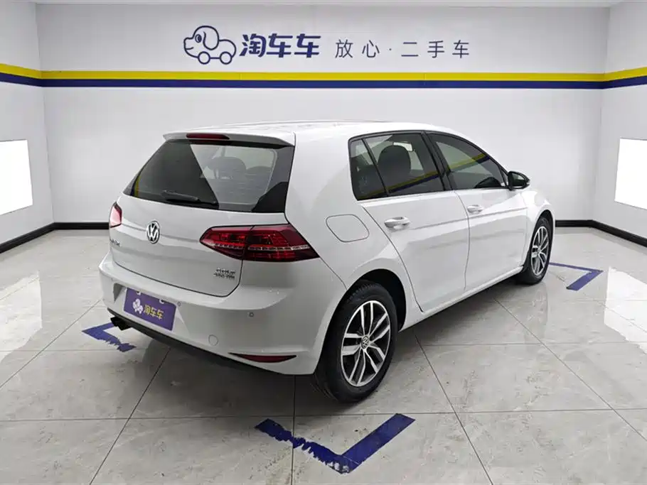 Volkswagen Golf 2017 230TSI Auto Comfort Millionth Anniversary Edition фото 3