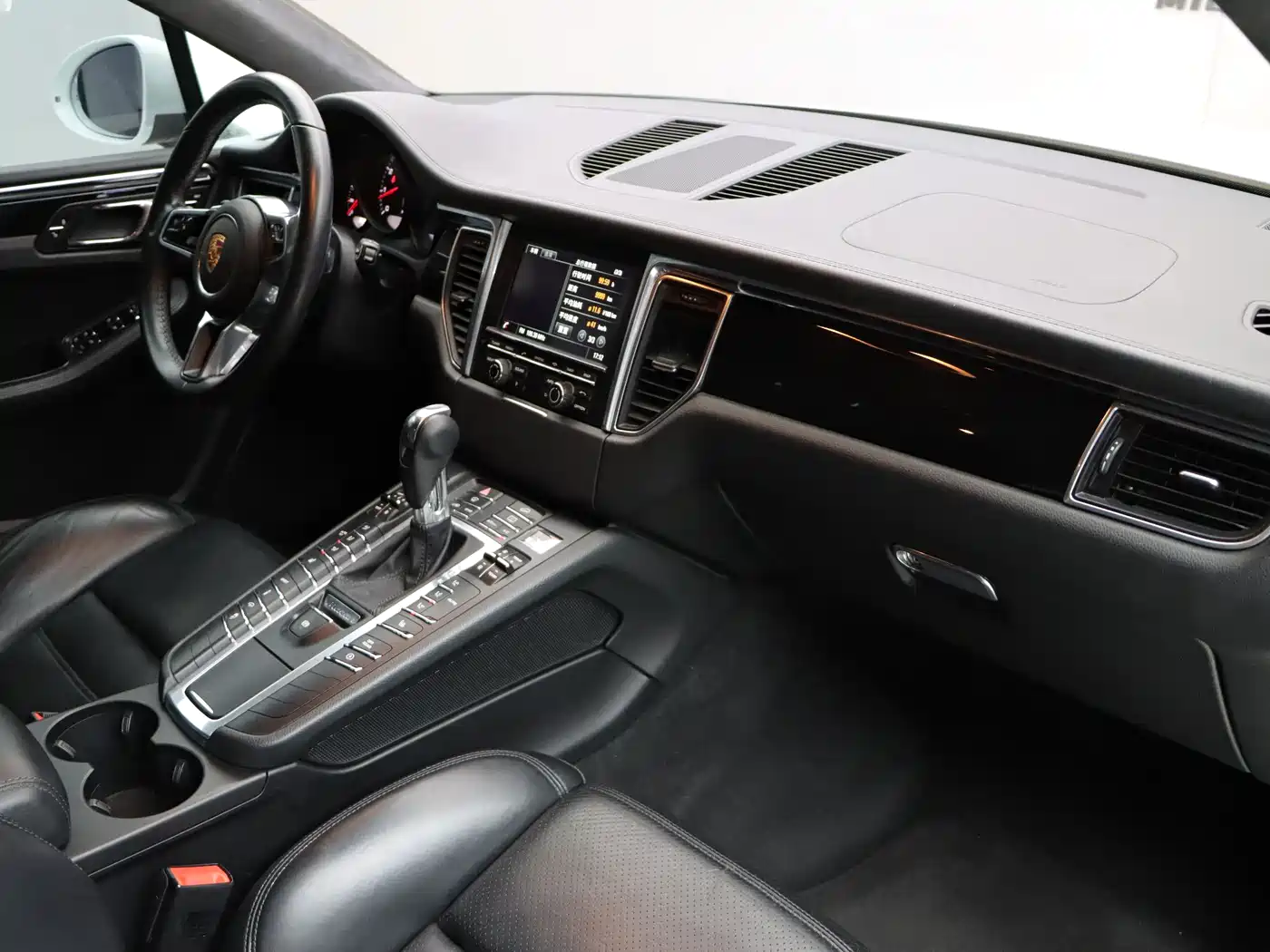 Porsche Macan 2014 Macan Turbo 3.6T фото 21