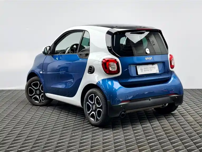 smart fortwo 2019 2019 0.9T 66kW Hardtop Wind Edition China VI