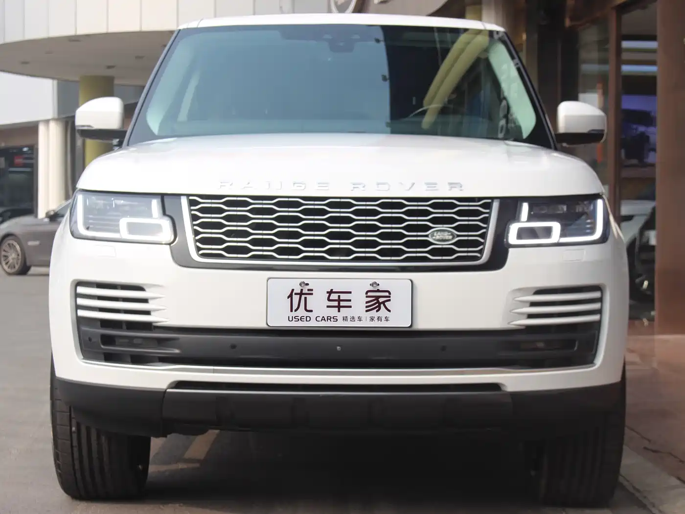 Land Rover Range Rover 2018 3.0 SC V6 Vogue Heritage Extended Edition фото 2