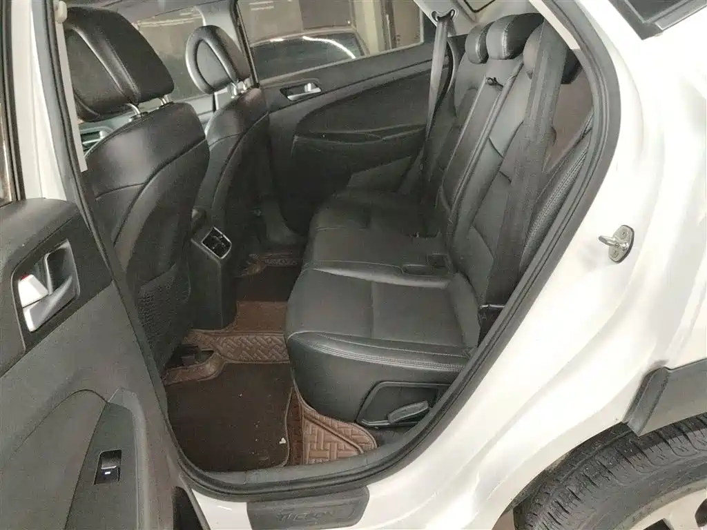 Hyundai Tucson 2015 1.6T Dual Clutch 2WD Smart фото 17