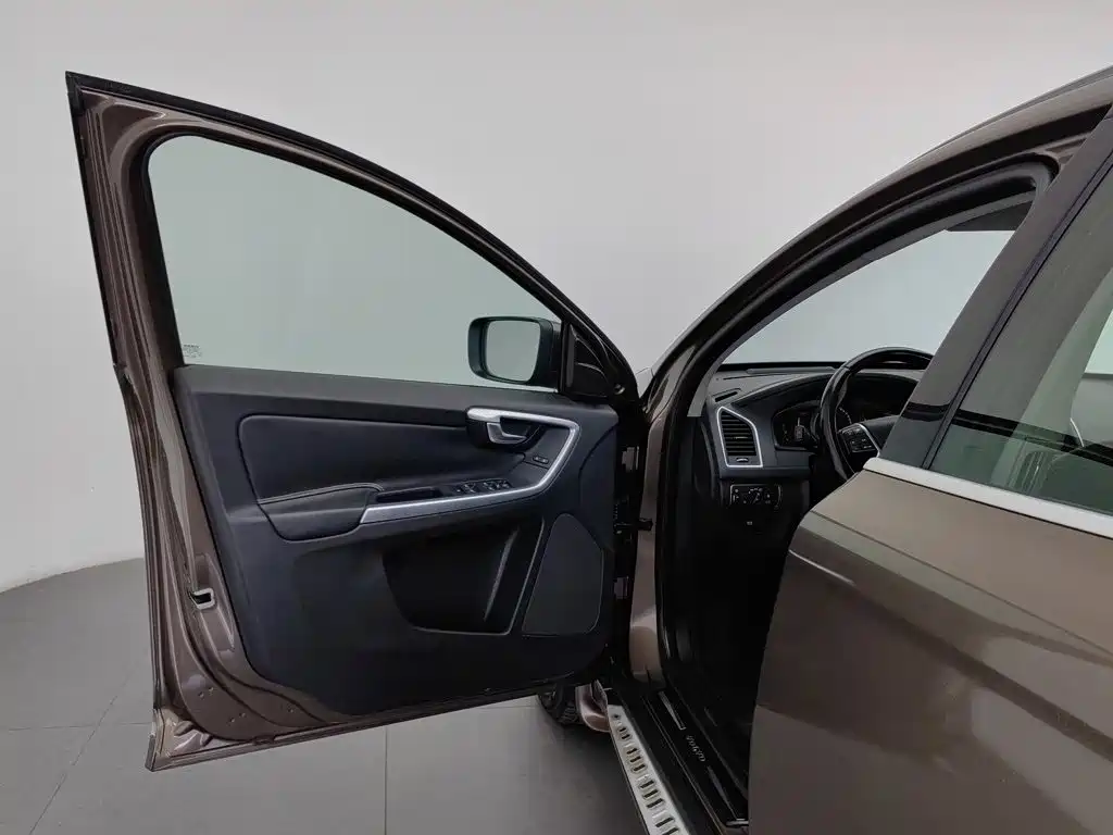 Photo 8 - Volvo XC60
