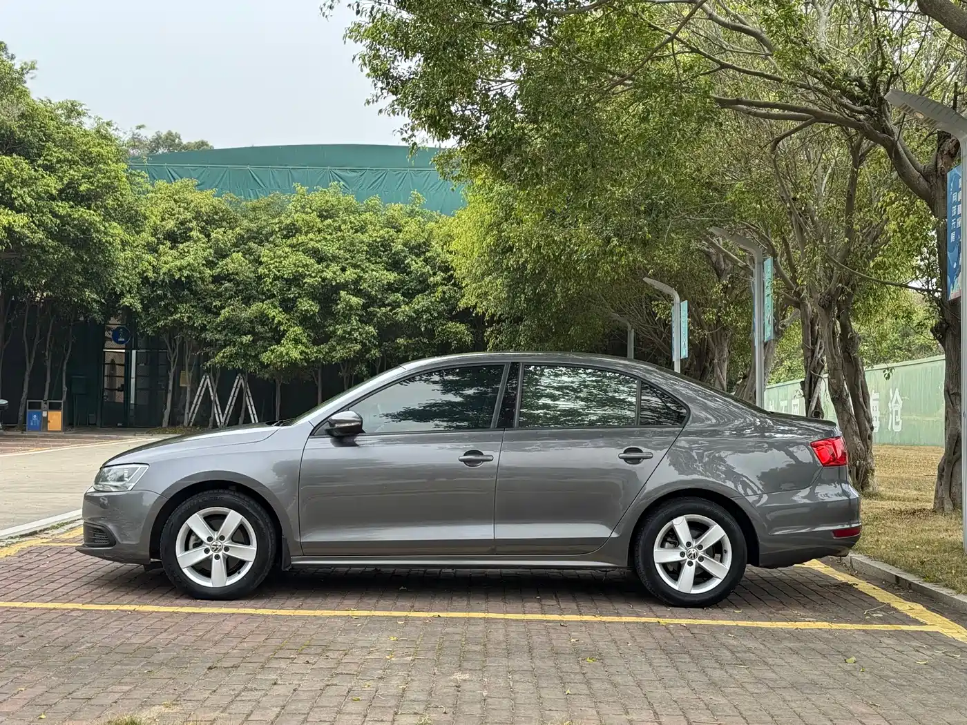 Volkswagen Sagitar 2012 Model 1.4TSI Automatic Fashion фото 2