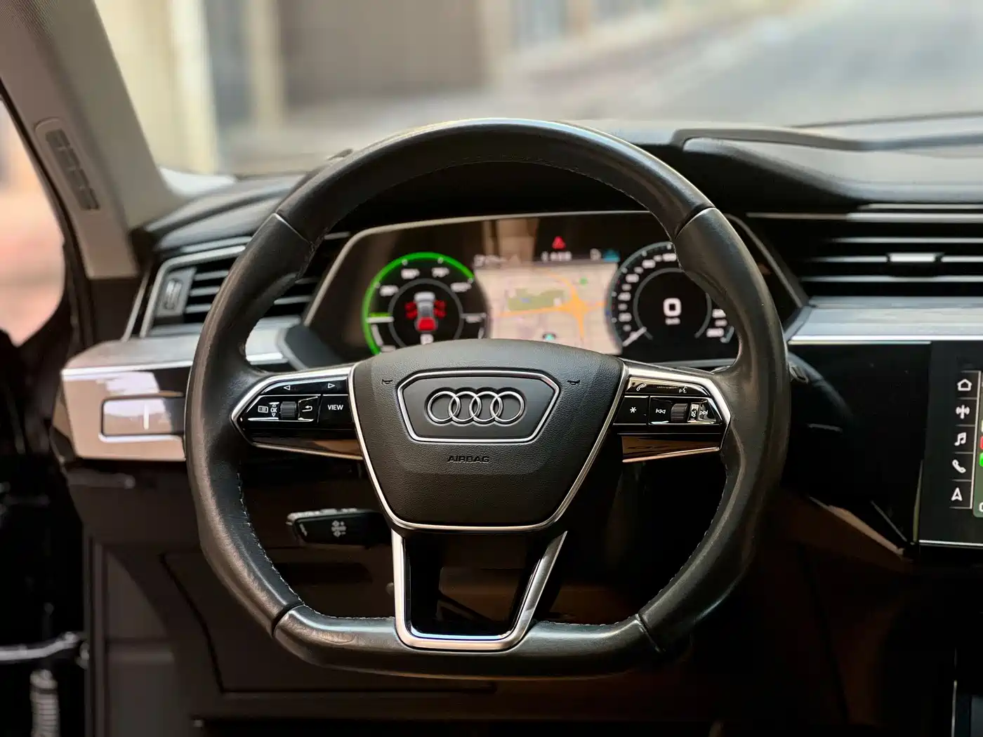 AUDI E TRON