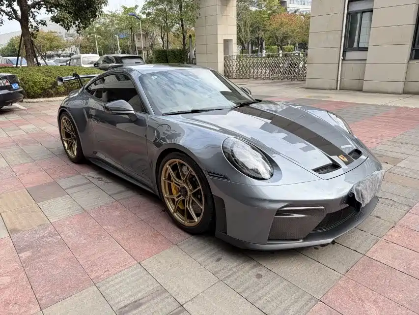 PORSCHE 911
