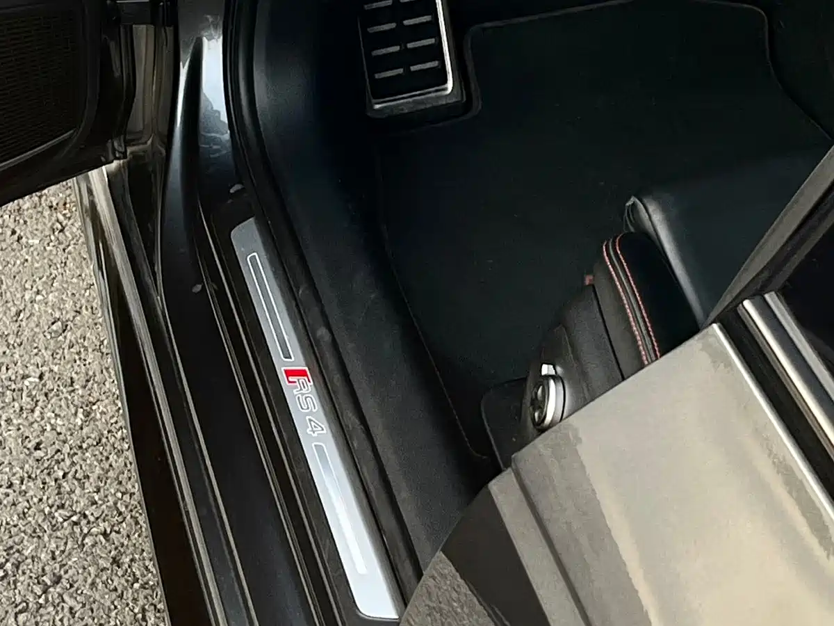 Audi RS 4 2023 2022 RS4 Avant Obsidian Edition