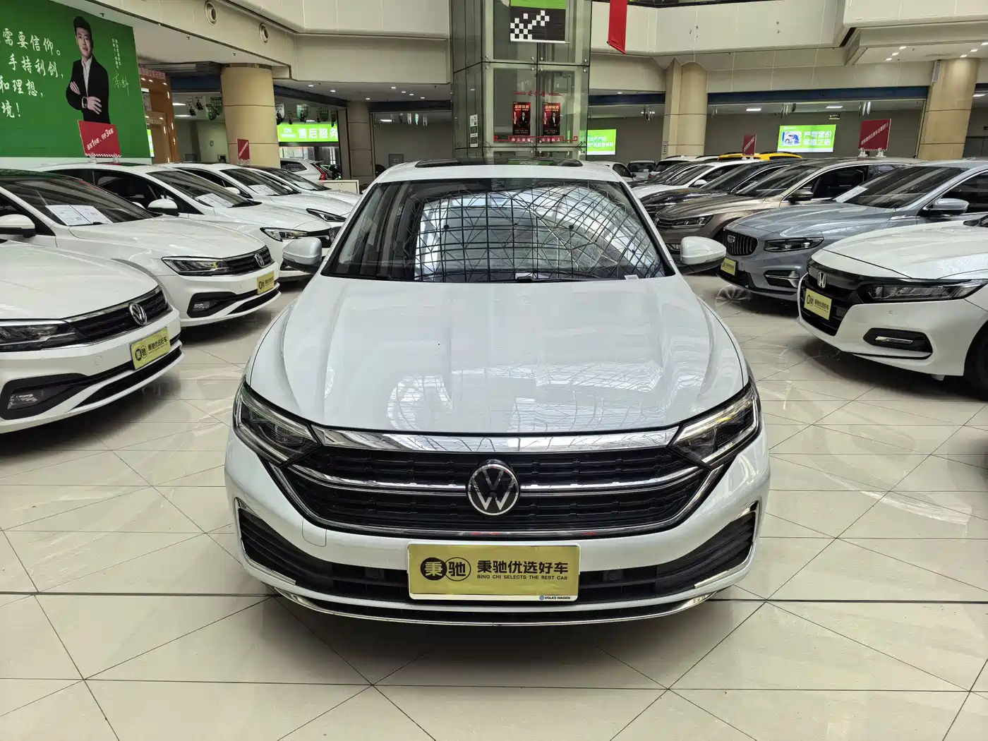 VOLKSWAGEN SAGITAR 2026