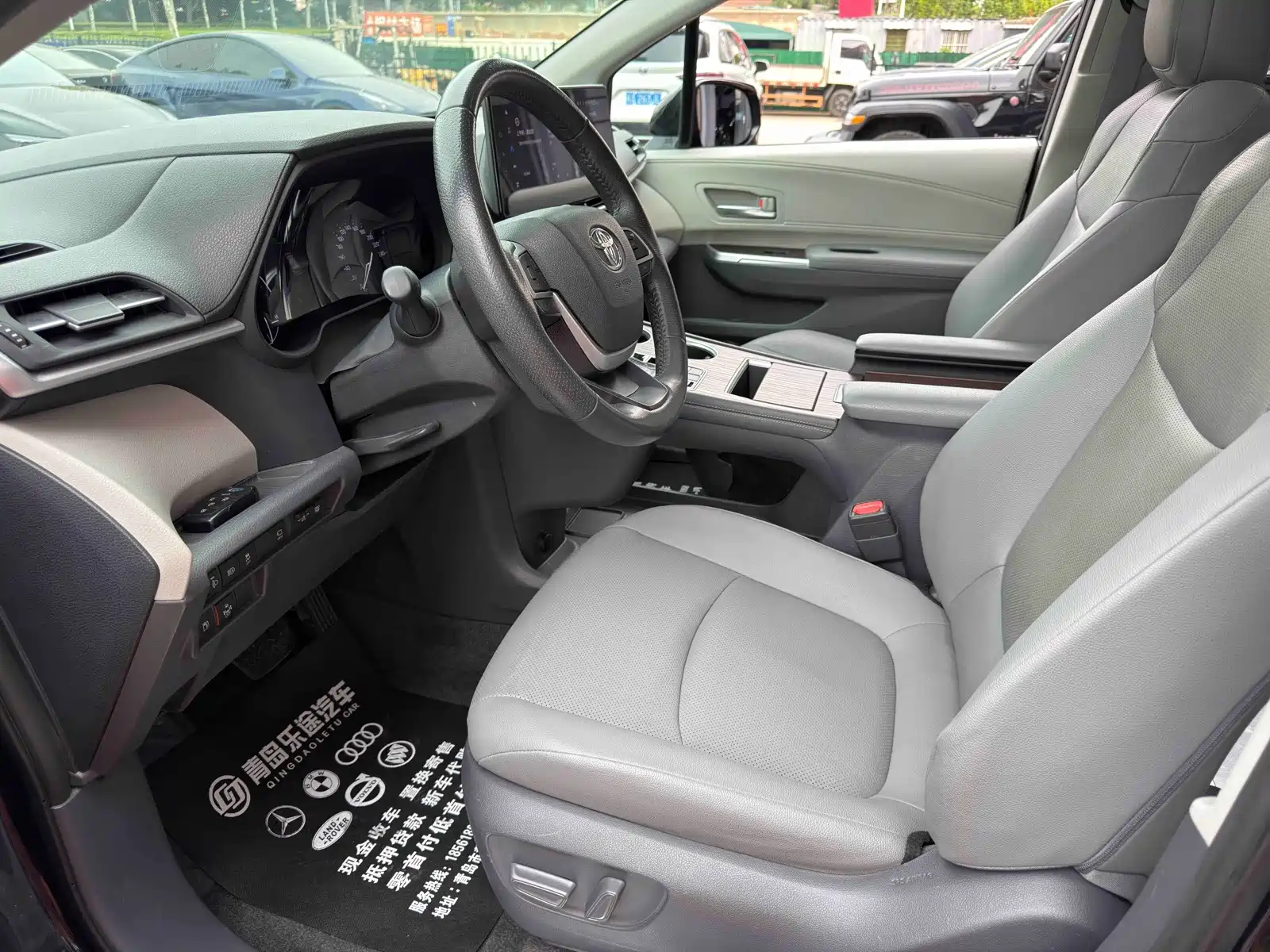 Фото 7 - Toyota Granvia
