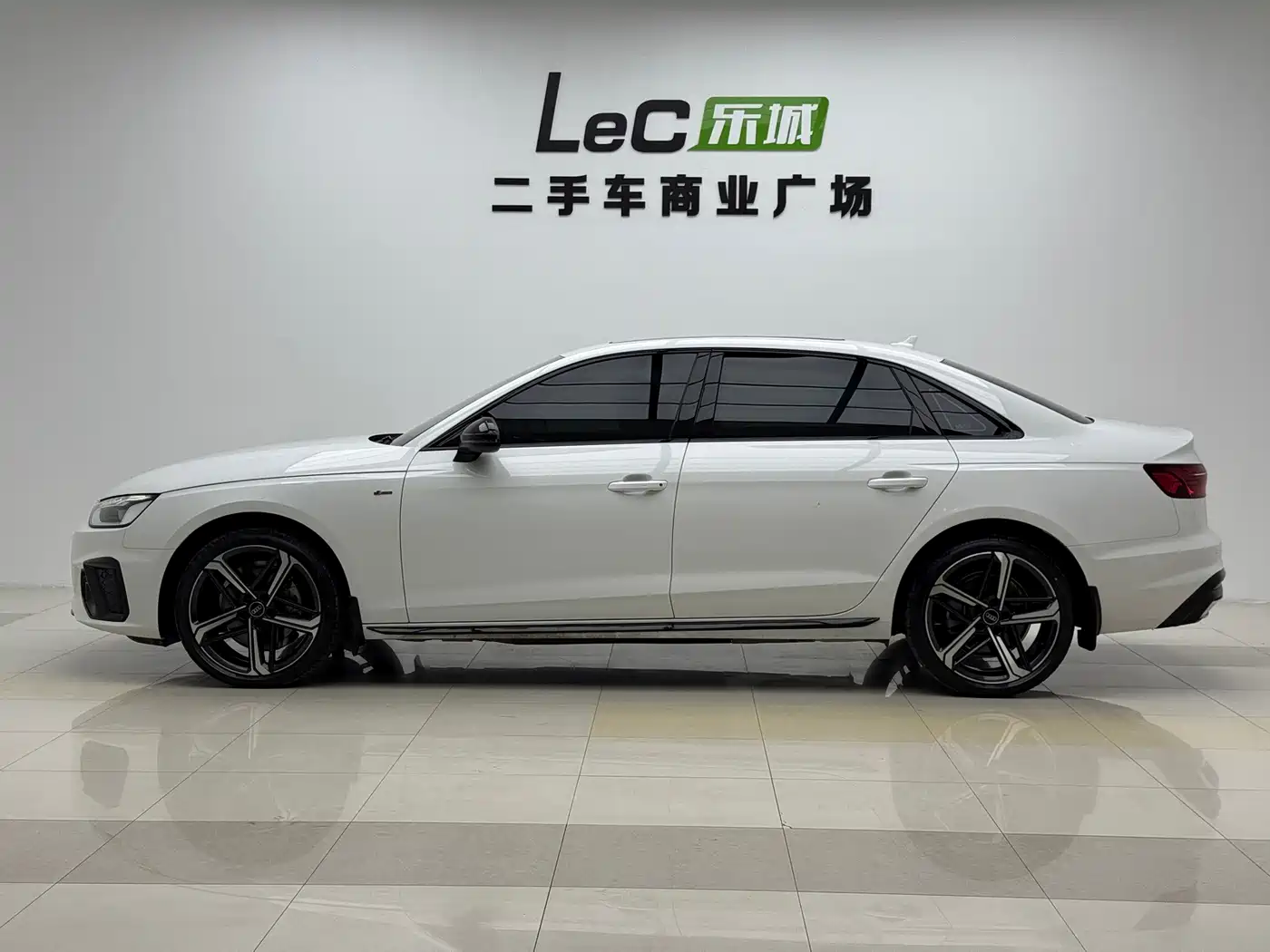 Audi A4L 2025 2025 2 Million Celebration Edition 40 TFSI Luxury Dynamic