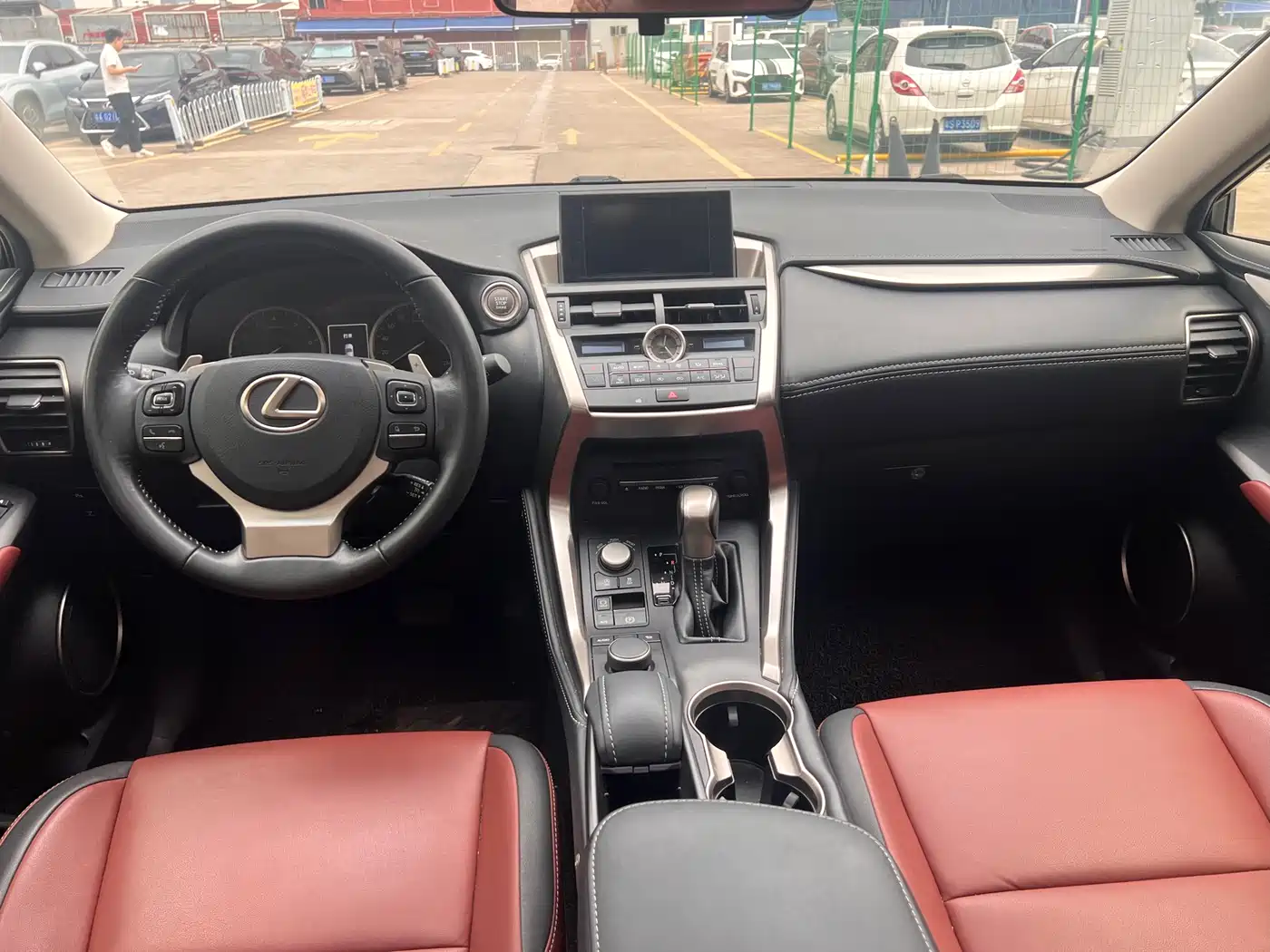 Lexus NX 2015 200t AWD F Sport фото 14