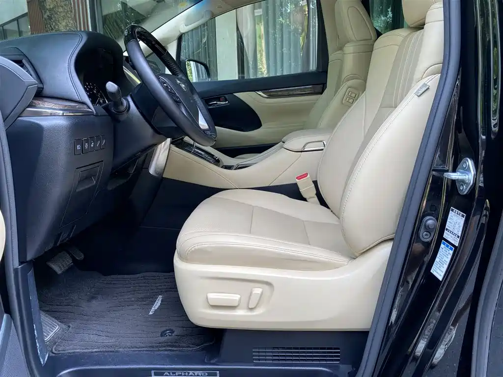 Toyota Alphard 2021 Hybrid 2.5L Premium фото 4