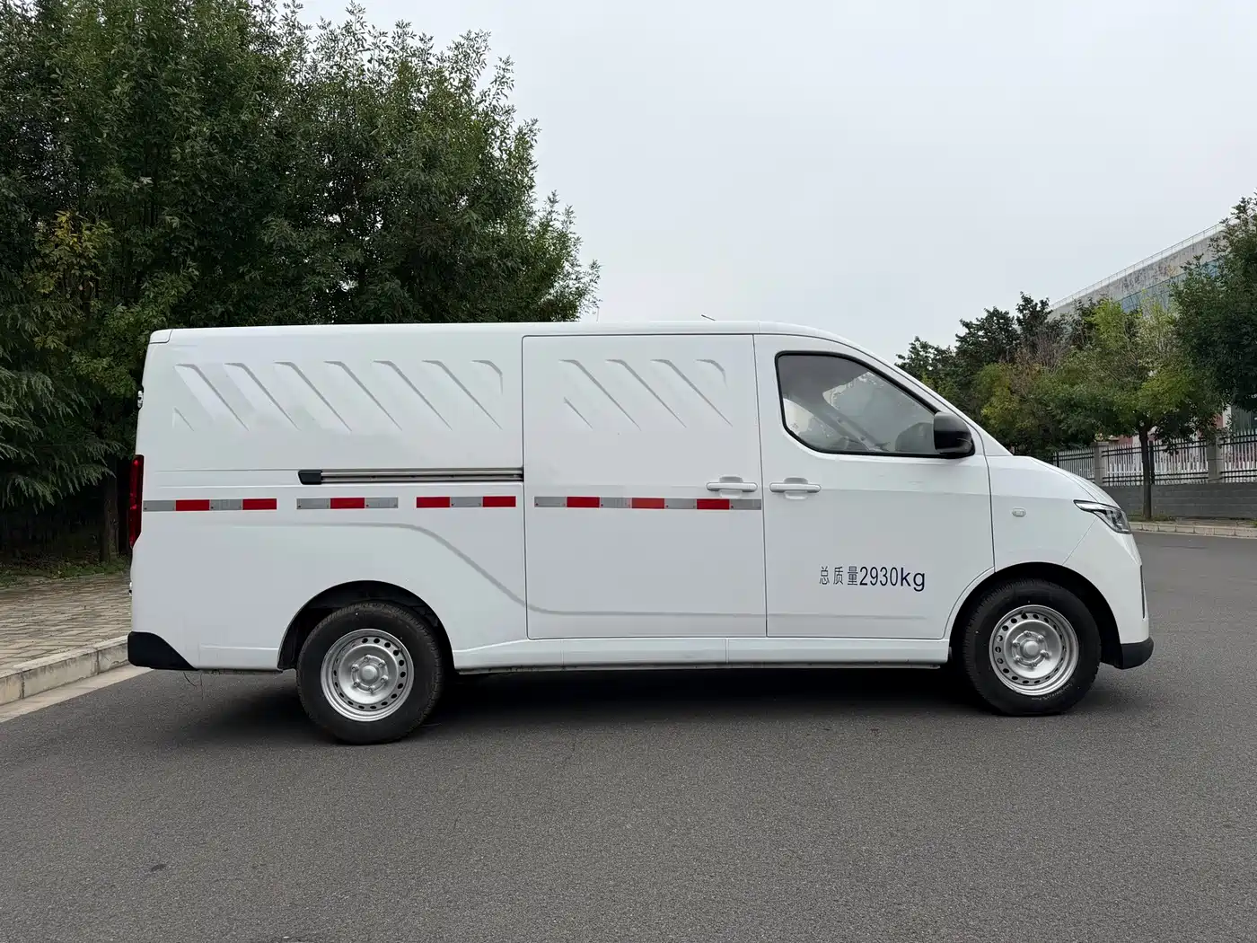 Wuling Motors Wuling Yangguang 2026 2024 300km Practical Enclosed Window Version 60kW