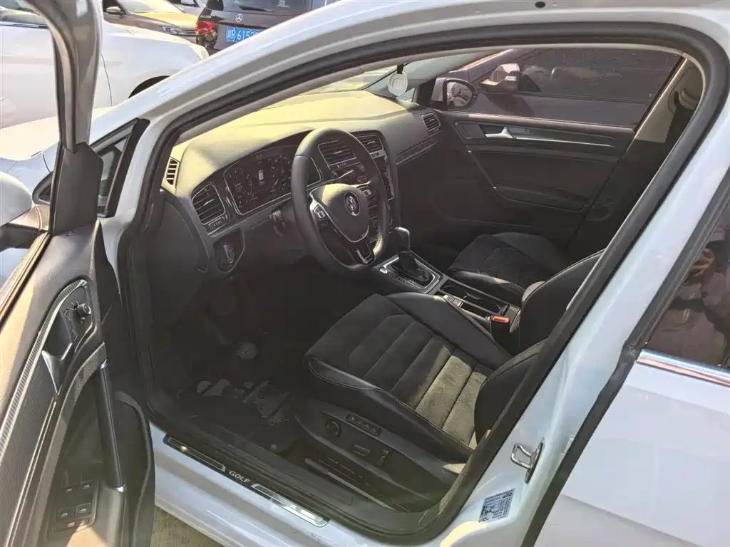 Volkswagen Golf 2018 280TSI Automatic Flagship Model фото 9
