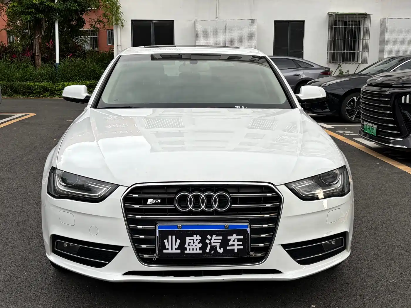 Audi A4L 2015 35 TFSI Auto Standard фото 2