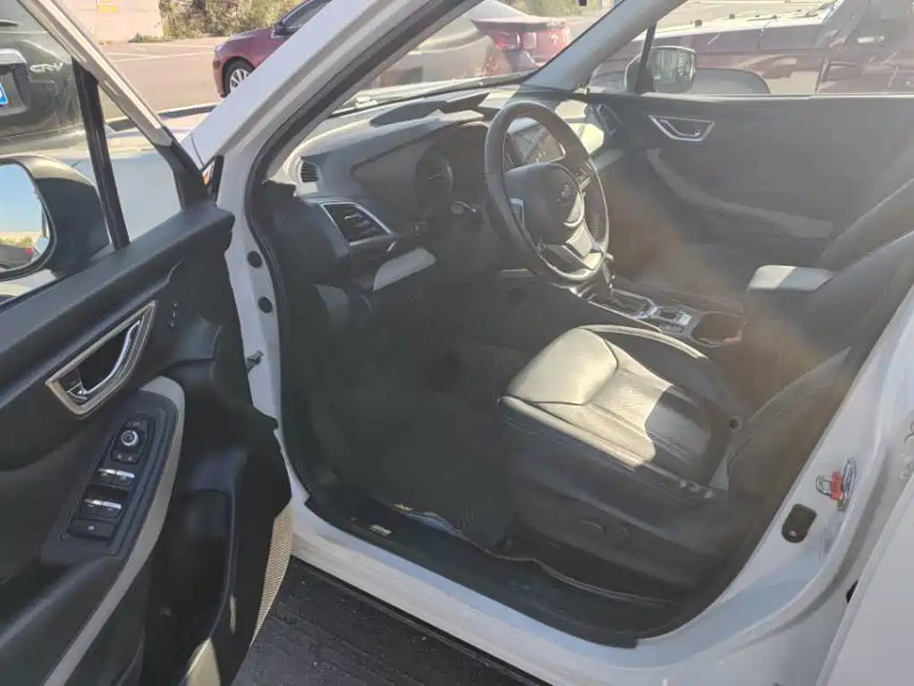 Photo 5 - Subaru Forester