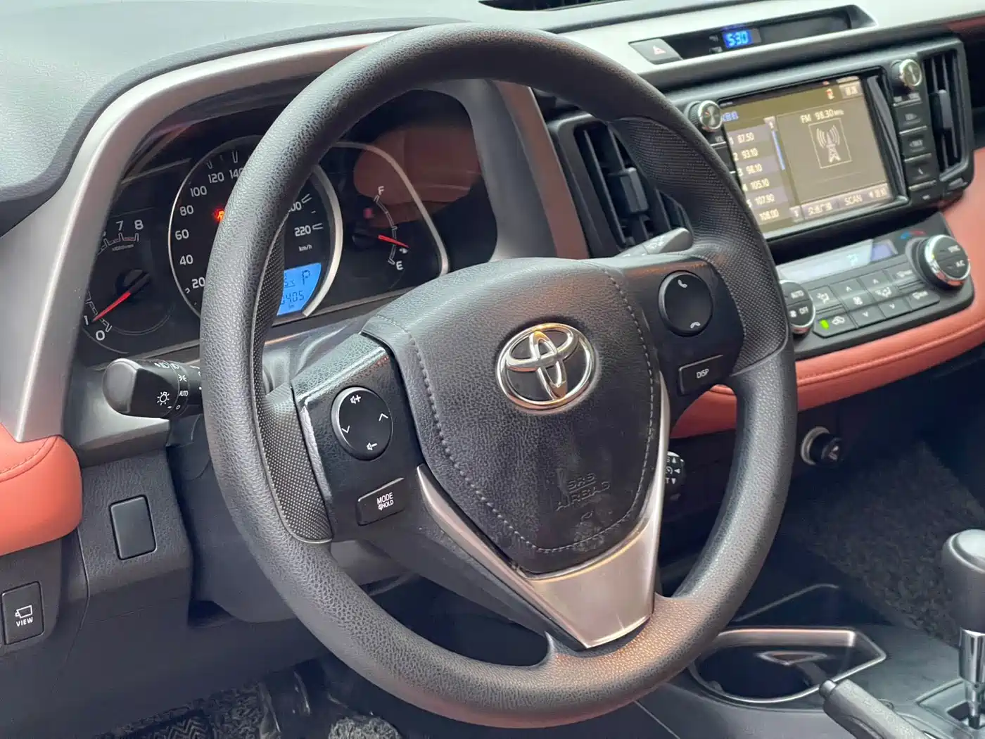 Toyota RAV4 Rongfang 2016 2.0L CVT 2WD Trend (China V) фото 5