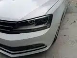 صورة 24 - Volkswagen Sagitar