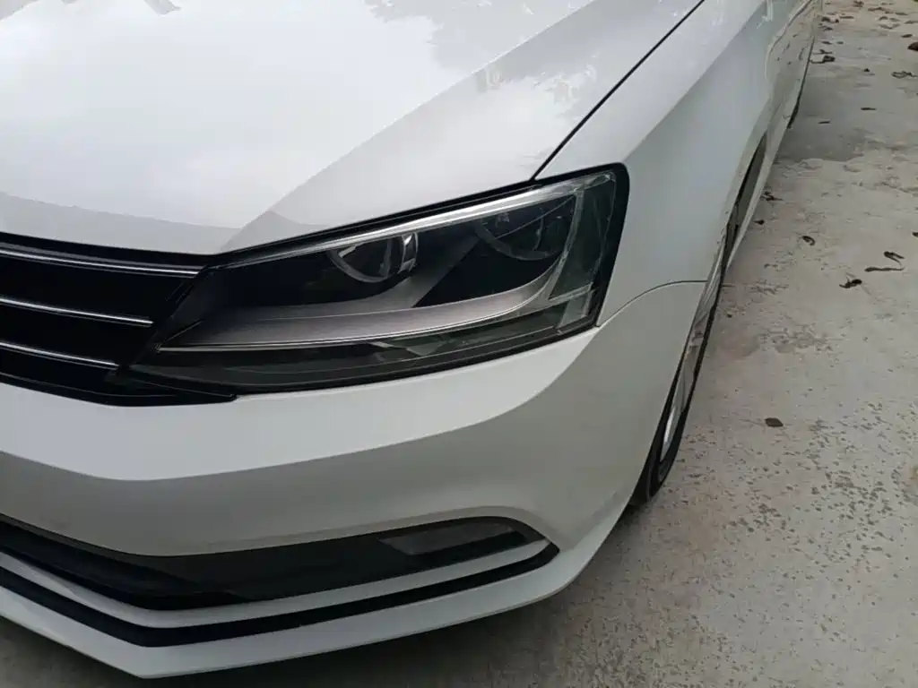 صورة 24 - Volkswagen Sagitar
