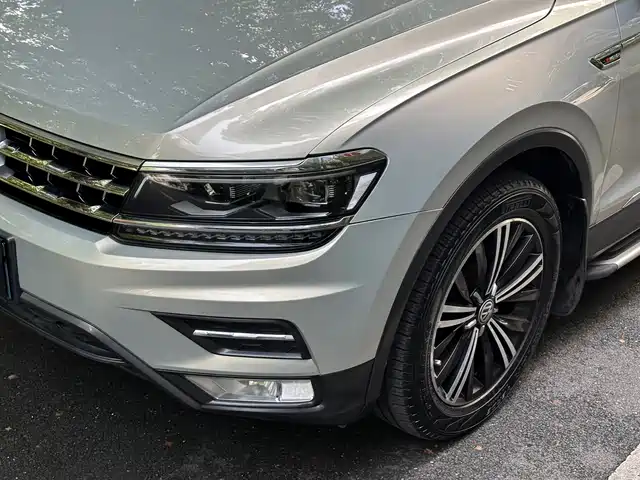 Volkswagen Tiguan L 2017 380TSI Automatic 4WD Luxury Edition — фото 5