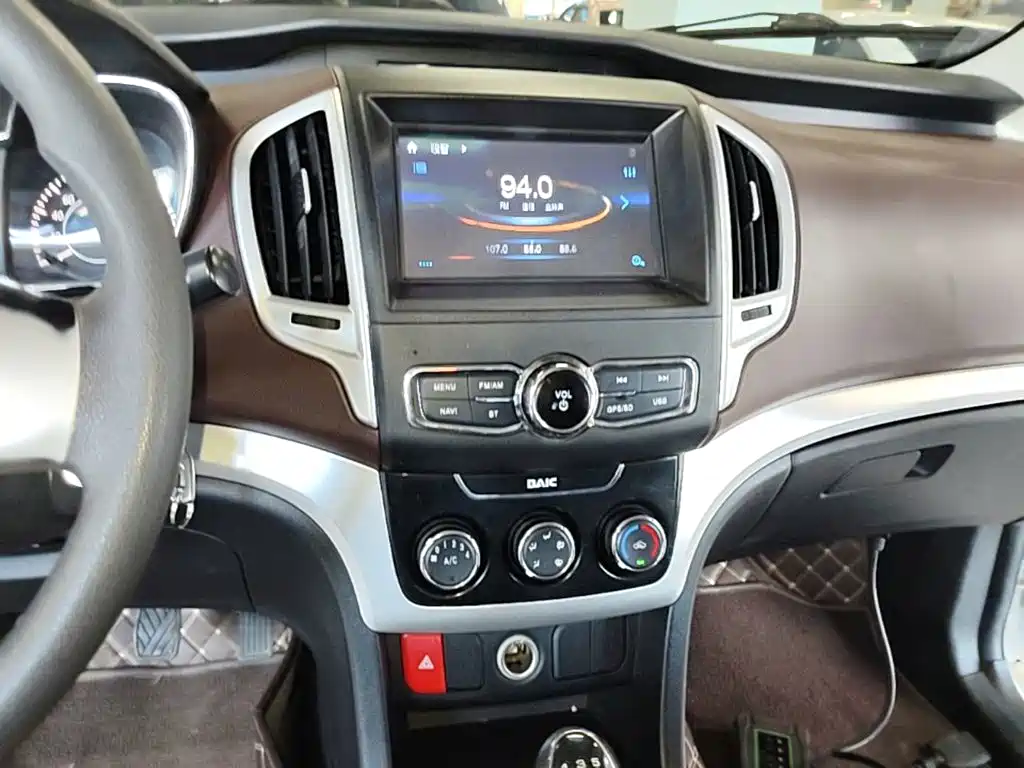 BAIC Huansu H3 2017 2015 1.5L Manual Comfort