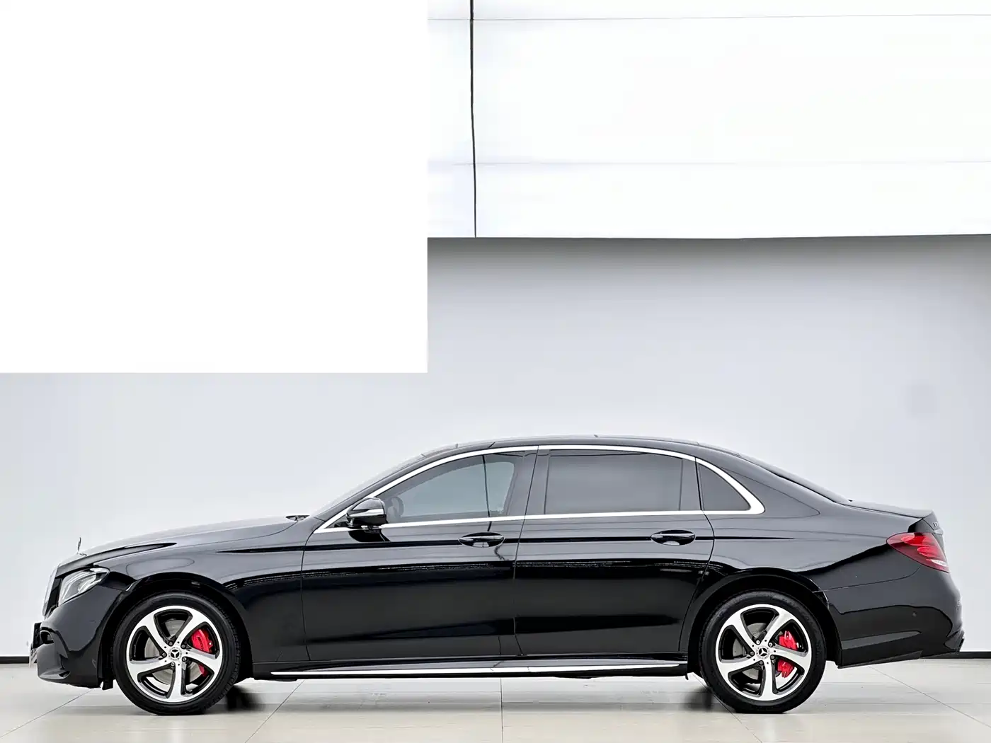 Mercedes-Benz E-Class 2016 E 300 L Sport Fashion Type фото 3