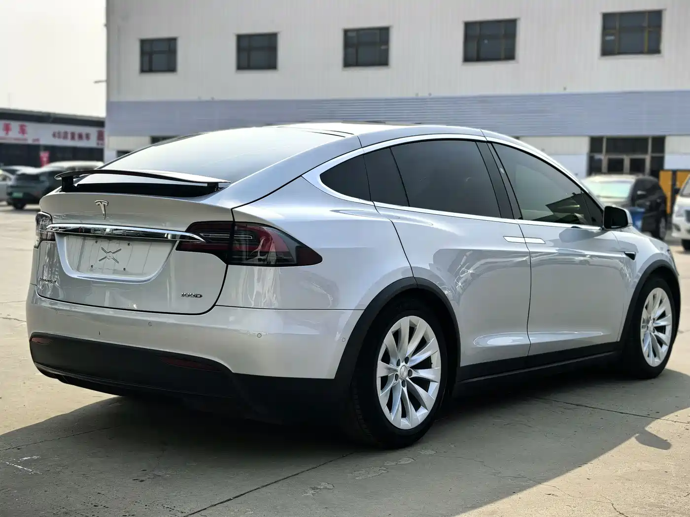 TESLA MODEL X